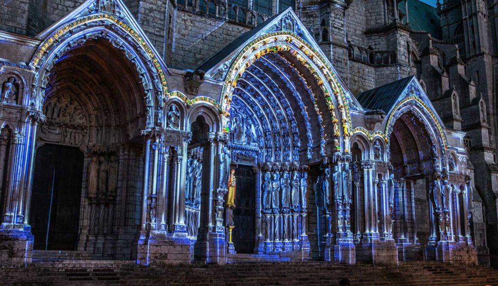 Chartres en lumières 2026 cathédrale illuminée nuit