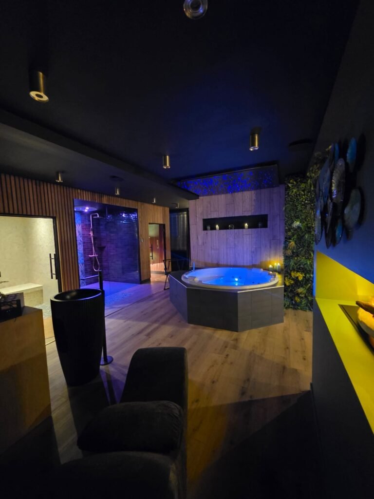 Week-end romantique 1h de Paris – Suite Infini spa privatif Chartres